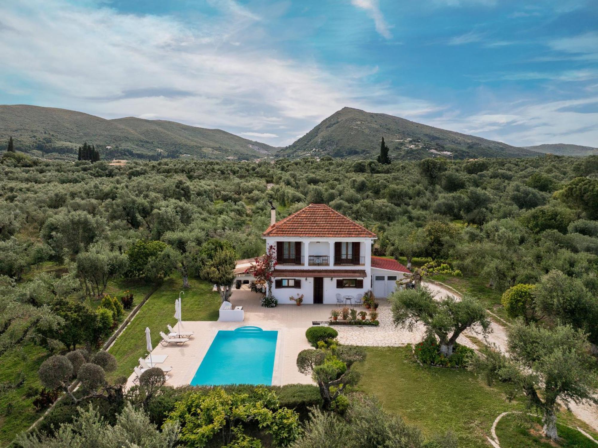 Villa Lola - 3 Bedrooms & Private Pool Lithakia  Exterior photo