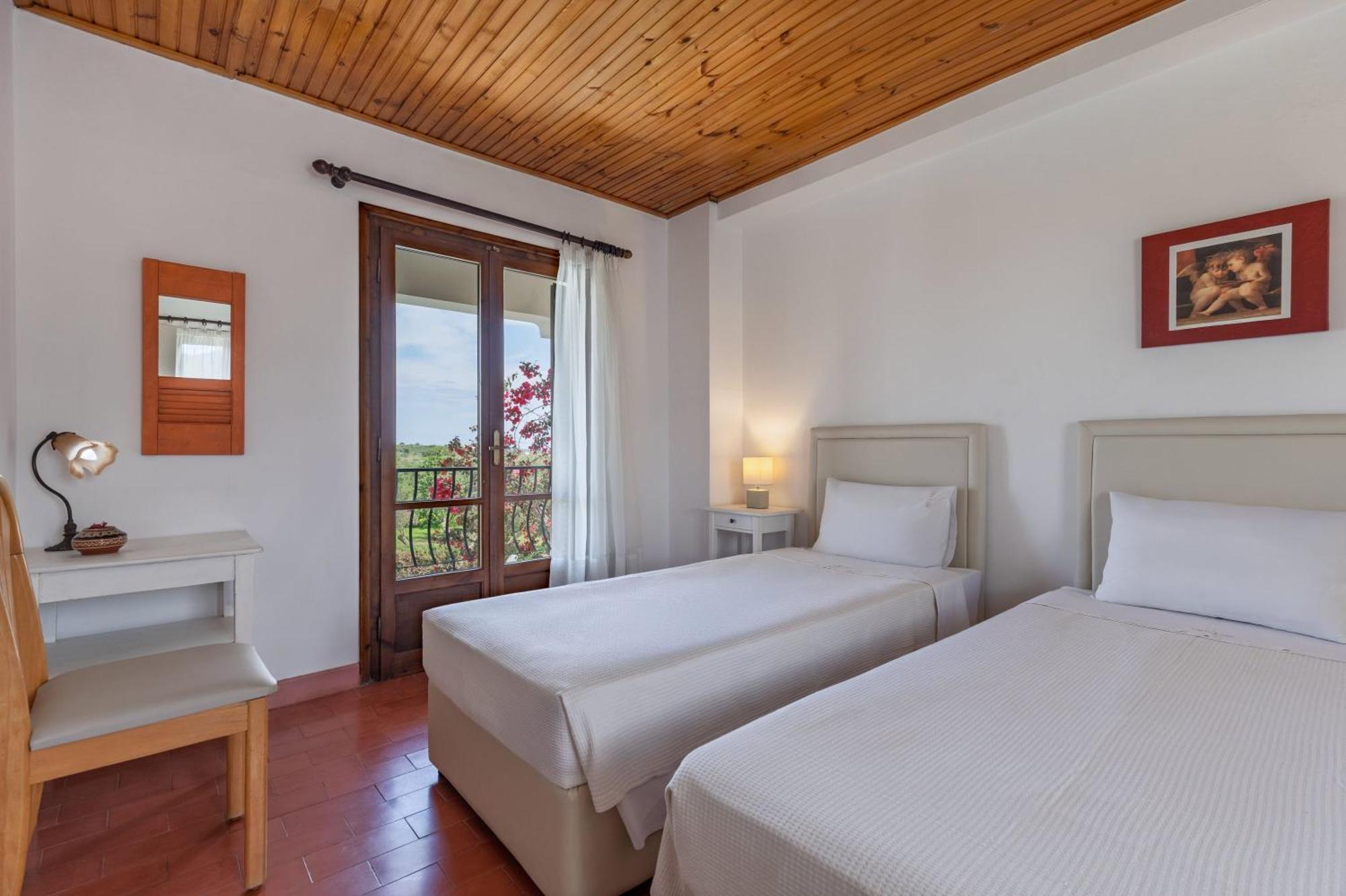 Villa Lola - 3 Bedrooms & Private Pool Lithakia  Exterior photo