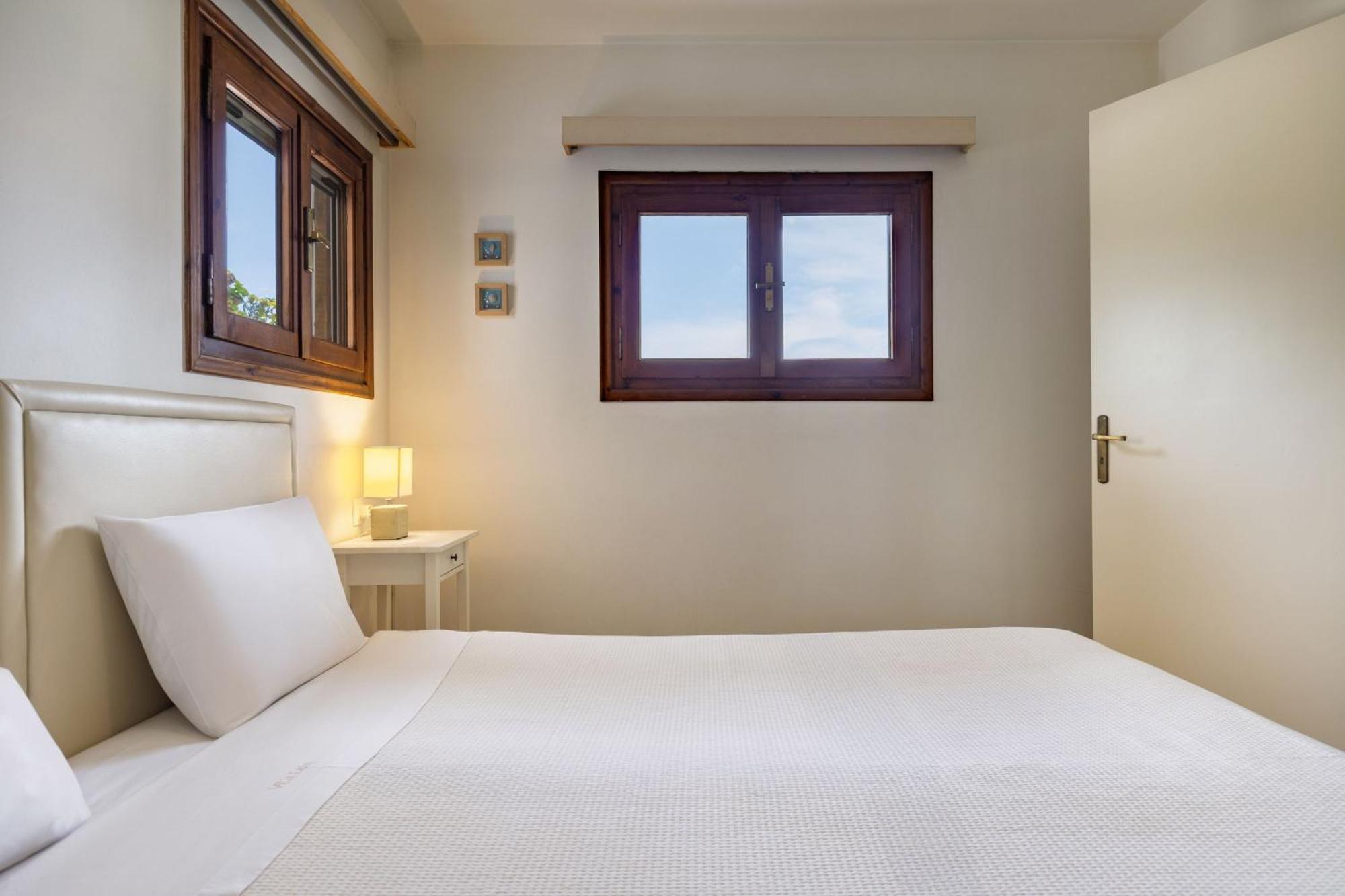 Villa Lola - 3 Bedrooms & Private Pool Lithakia  Exterior photo